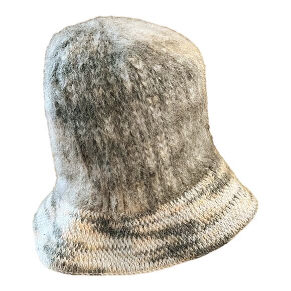 Fuzzy Beanie Hat Wool Angora Gray Marled Winter EUC - Picture 1 of 6
